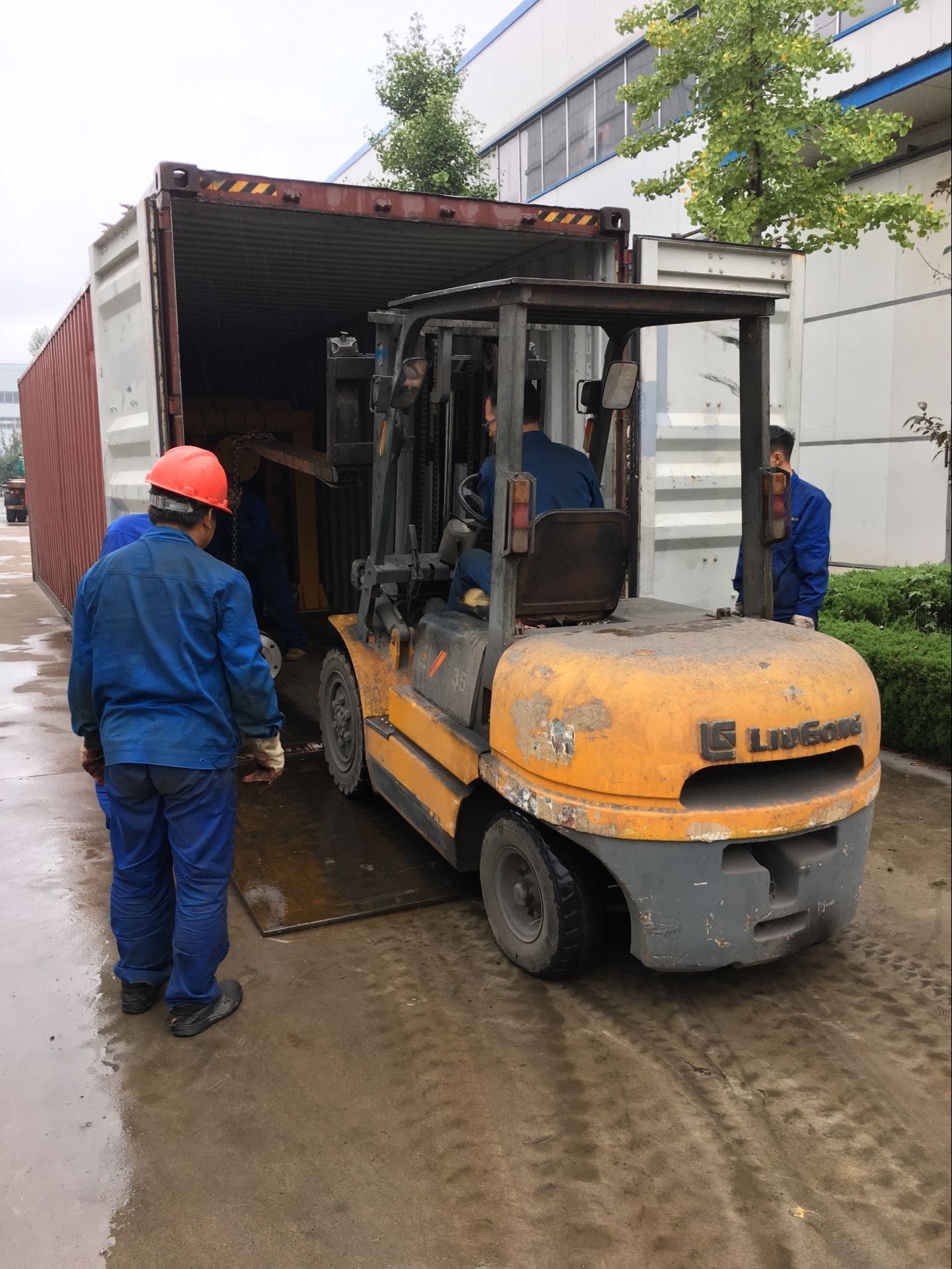 混凝土制管機(jī)械裝車